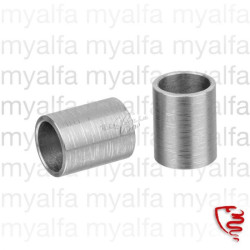 Průchodka pro boční držák...