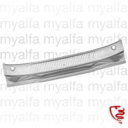 Plech před čelní sklo Alfa...