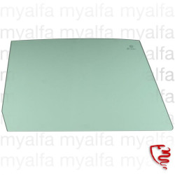 Sklo dveří zeleně tónované...